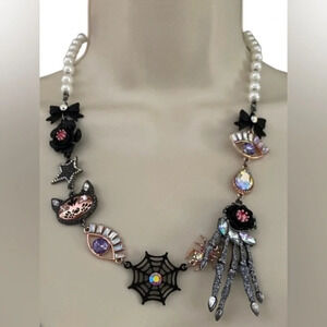 BETSEY JOHNSON Halloween Glam Vampire Revival Pearls & Charms Necklace NEW NWT